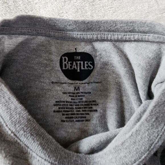 Girls The Beatles Abby Road 2021 Gray Tshirt With Graphics Size Medium - Picture 4 of 5